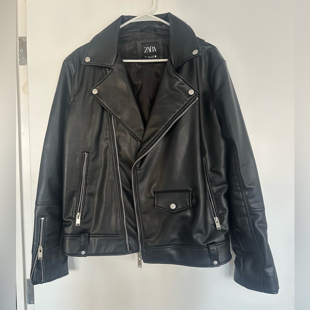 Zara oversized leather jacket in black, size S